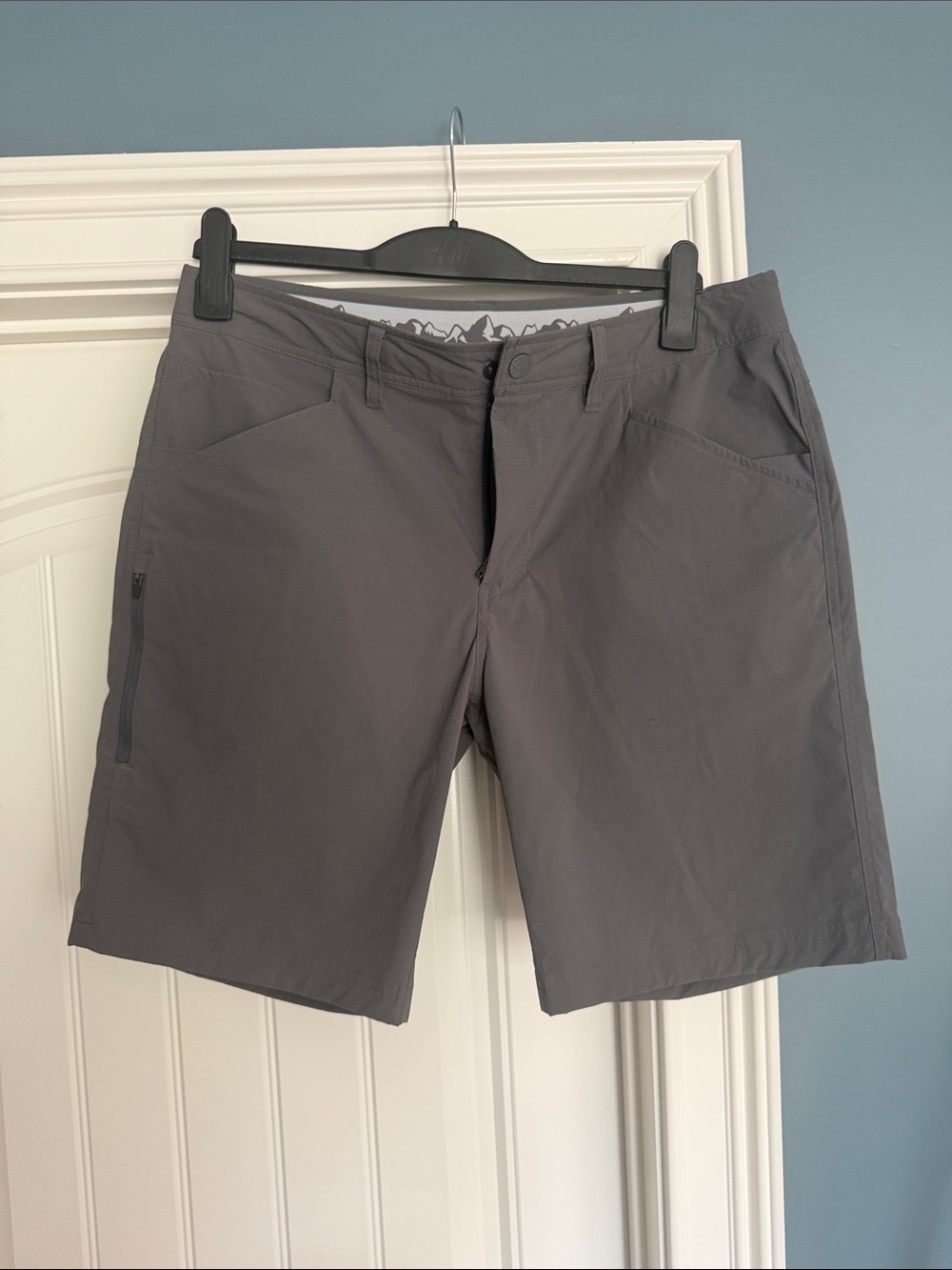 Stio Men's Charcoal Gray Hybrid Shorts
